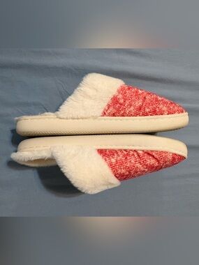 Slip-On Women's Knit Slippers with Plush Cream Collar — Red
